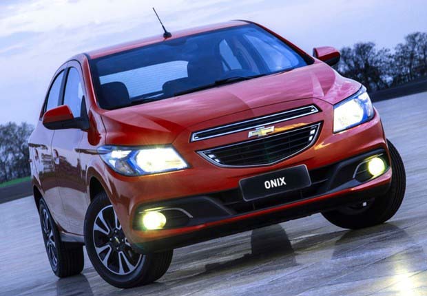 onix 2014 vermelho