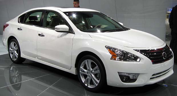 Nissan altima 2014 frente