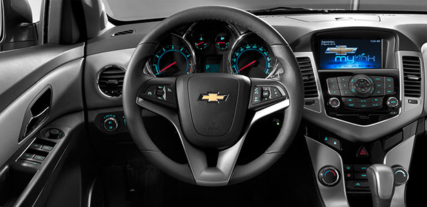 Interior do Cruze Sedan 2014