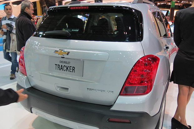 tracker 2014 traseira