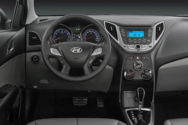 Interior hb20 2014