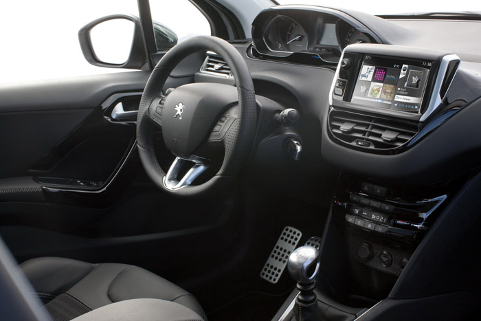 interior-peugeot-208