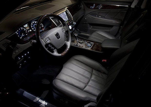 Hyundai-Equus-2013-interior-foto