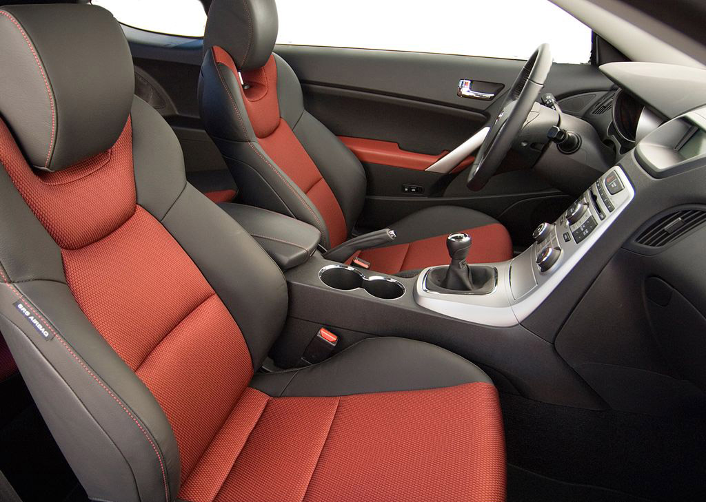 hyundai-genesis-coupe-interior-vermelho