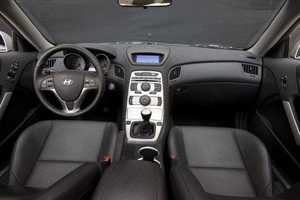 hyundai-genesis-coupe-interior